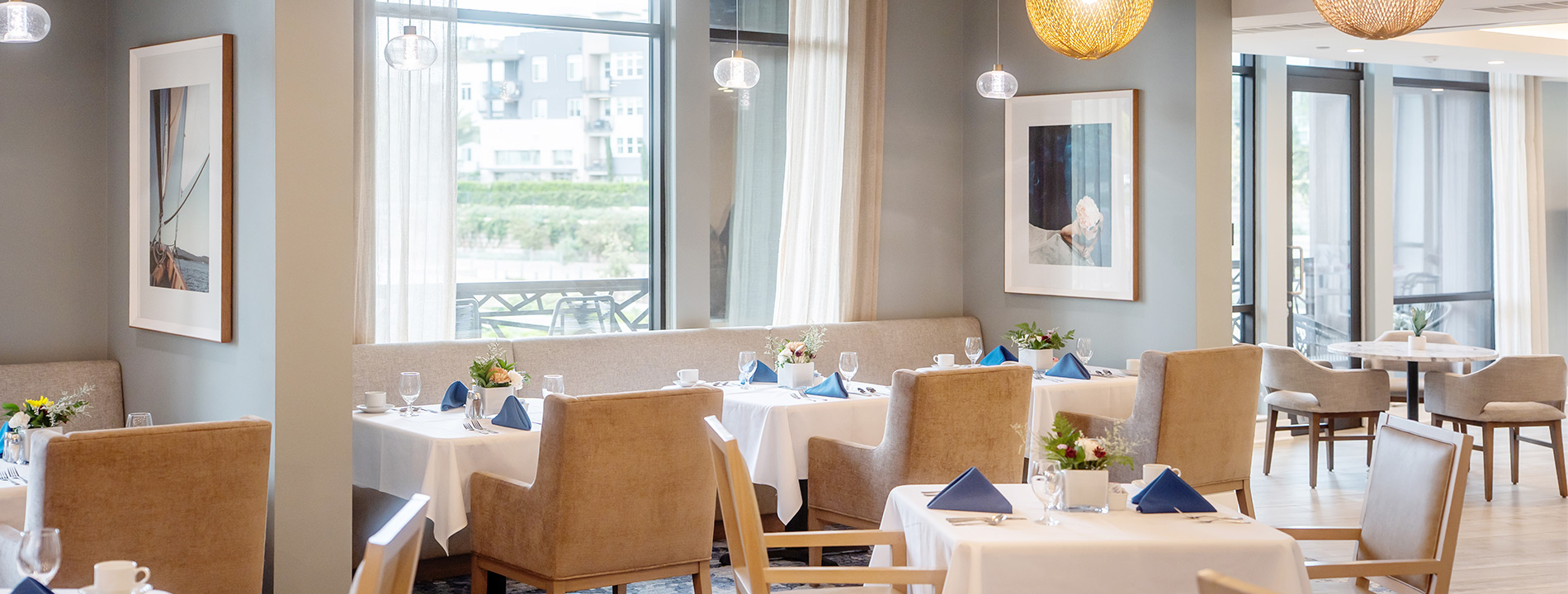 A dining room with tables.