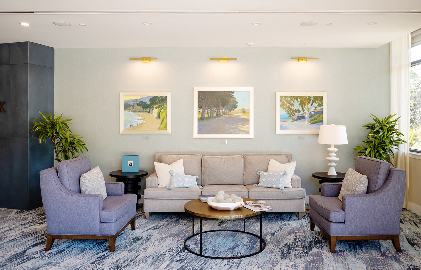 A common sitting area with a couch.