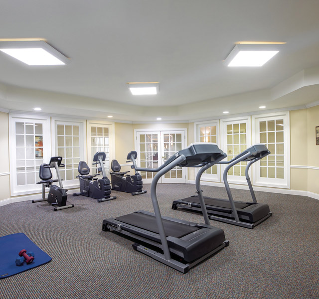 Fitness room with fitness machines.