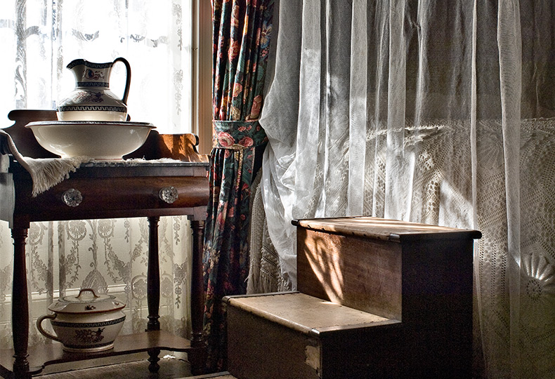 Historical house image.