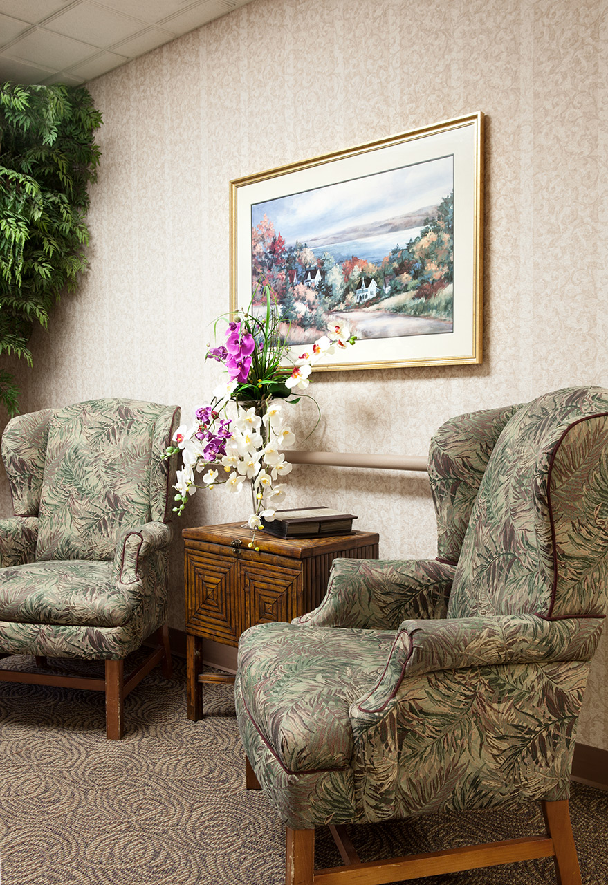 A seating area in Pacific Regent Bellevue.