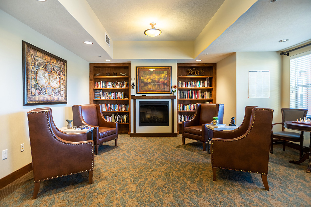 The library at Summit Senior Living.