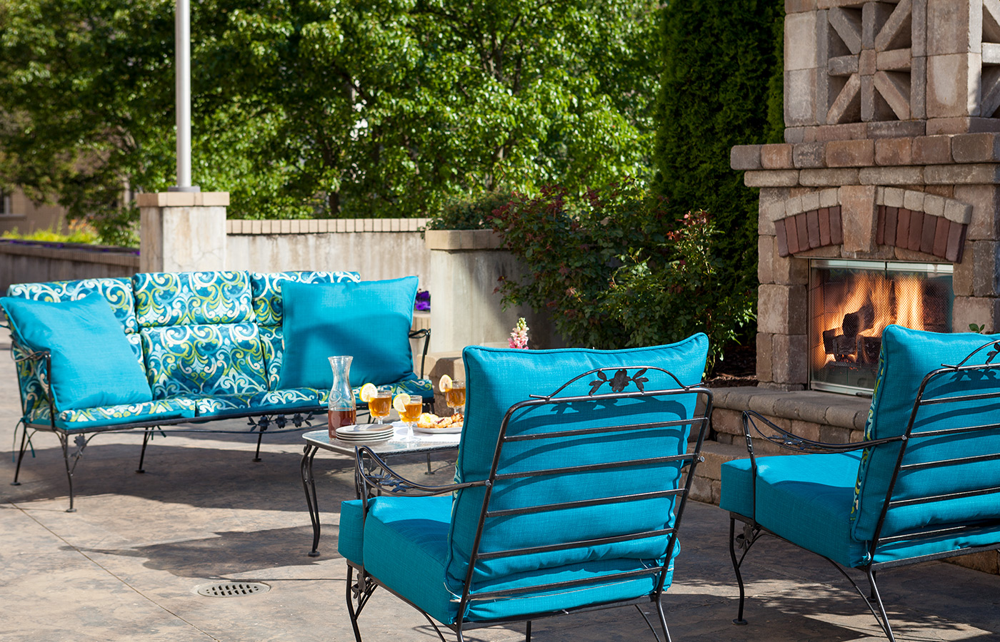 The patio at The Fountains at Bronson Place.