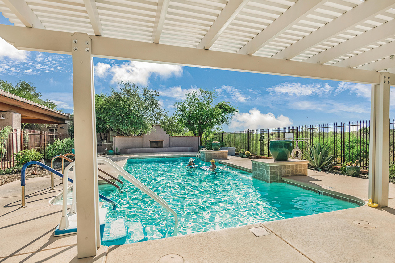 The pool at The Fountains at La Cholla.