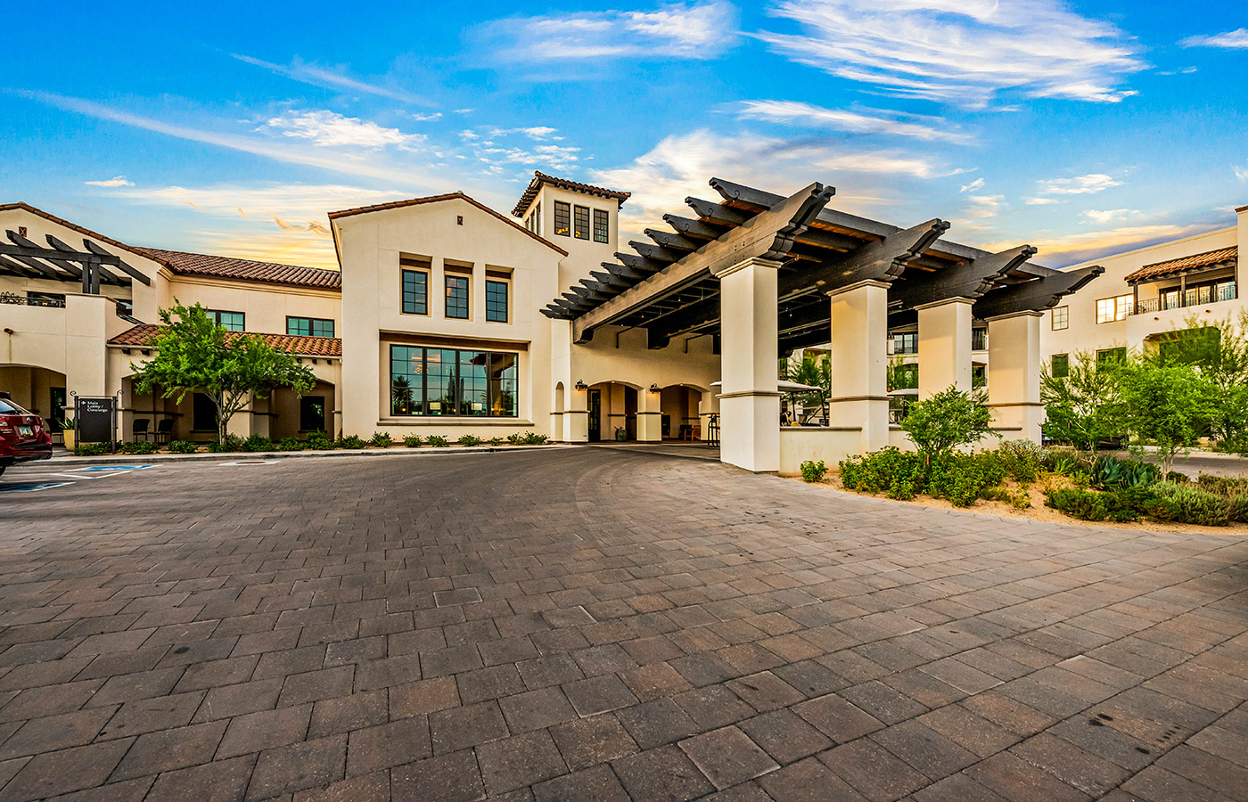 The Hacienda at the Canyon exterior building. 