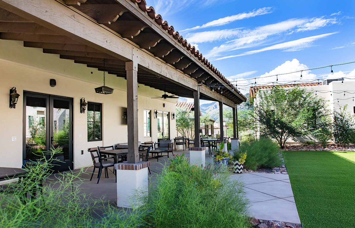 The Hacienda at the Canyon exterior building. 