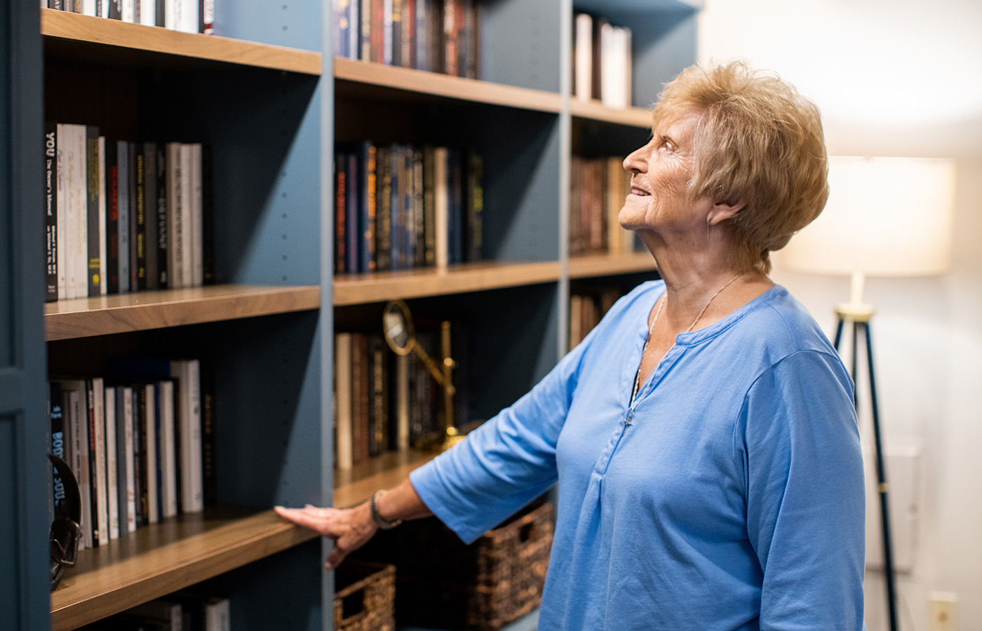 A resident in library.