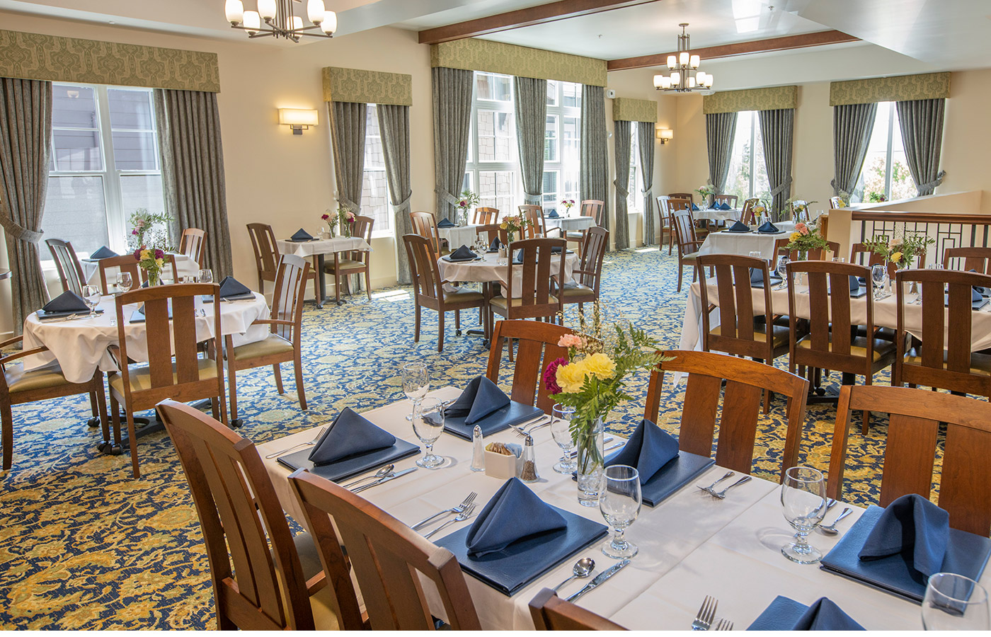 A dining area at The Watermark at San Ramon.