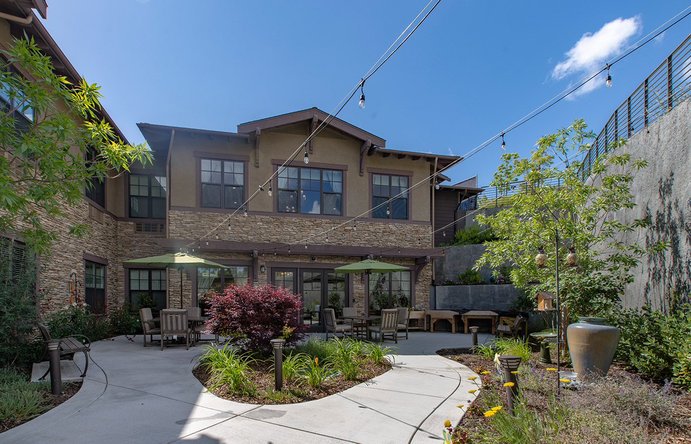 A courtyard at The Watermark at San Ramon.