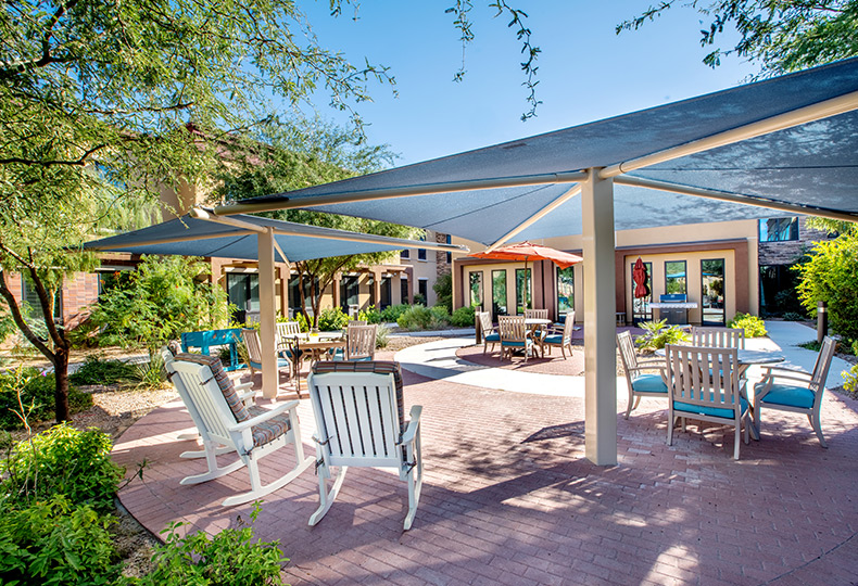 Courtyard at The Watermark at Oro Valley.