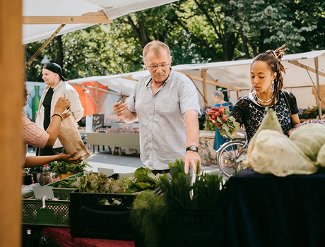 A farmers market.