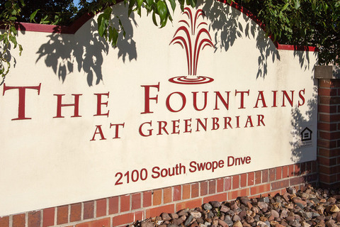 The Fountains at Greenbriar sign.