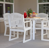 A patio at The Watermark at Vistawilla.