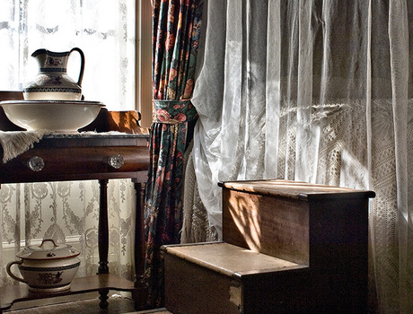Historical house image.