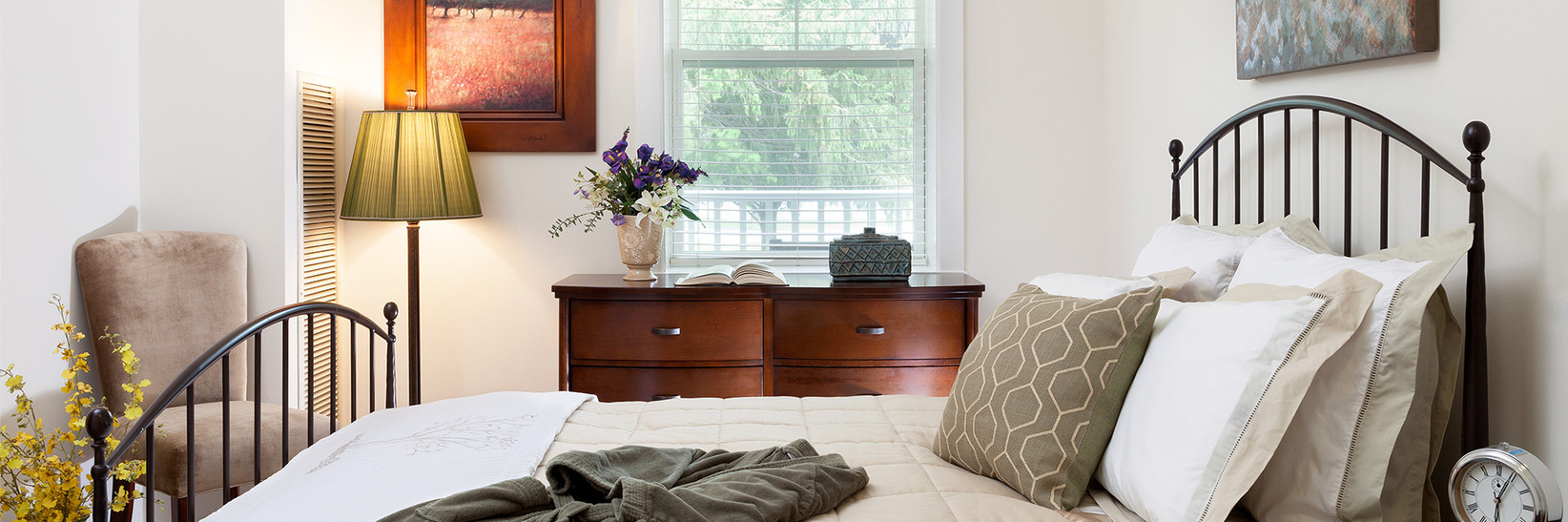 A fully furnished bedroom.