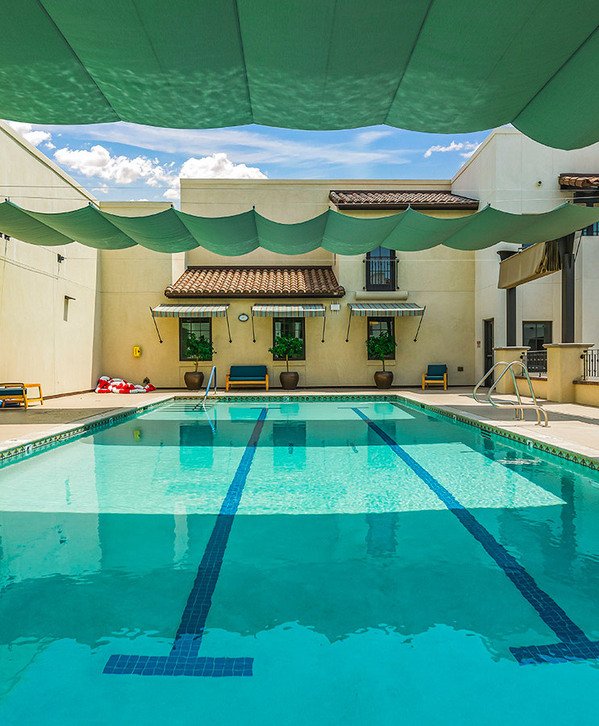 Accordion image Outdoor pool.
