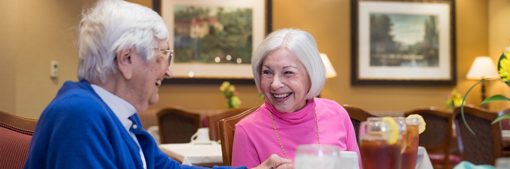 Two people are having lunch together. Two people are having lunch together.