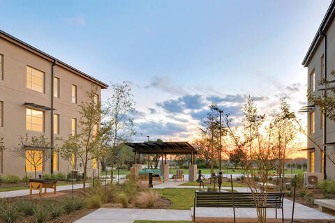 The Watermark at Southpark Meadows courtyard.