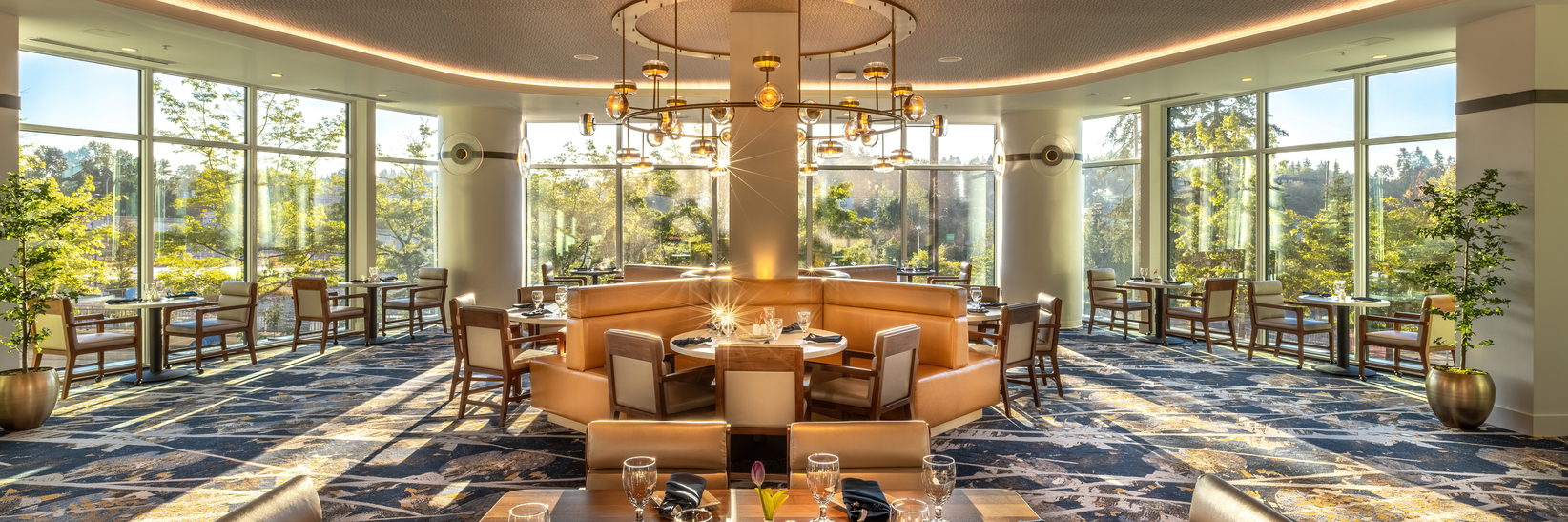 The Mark Dining venue Sunrise at The Mark. Thoughtfully curated dishes bring together tradition and innovation. Elevated fare, attentive service, and a polished setting make every meal feel special, whether you’re enjoying dinner with friends or marking an occasion.