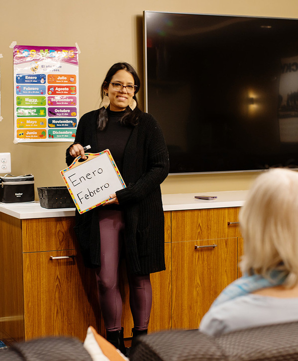 An instructor teaching spanish.
