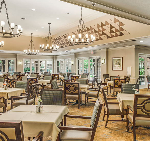 A dining area at The Fountains at La Cholla.