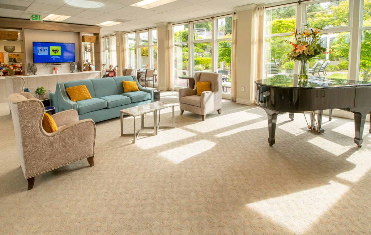 A seating area in Sagebrook Senior Living at San Francisco.