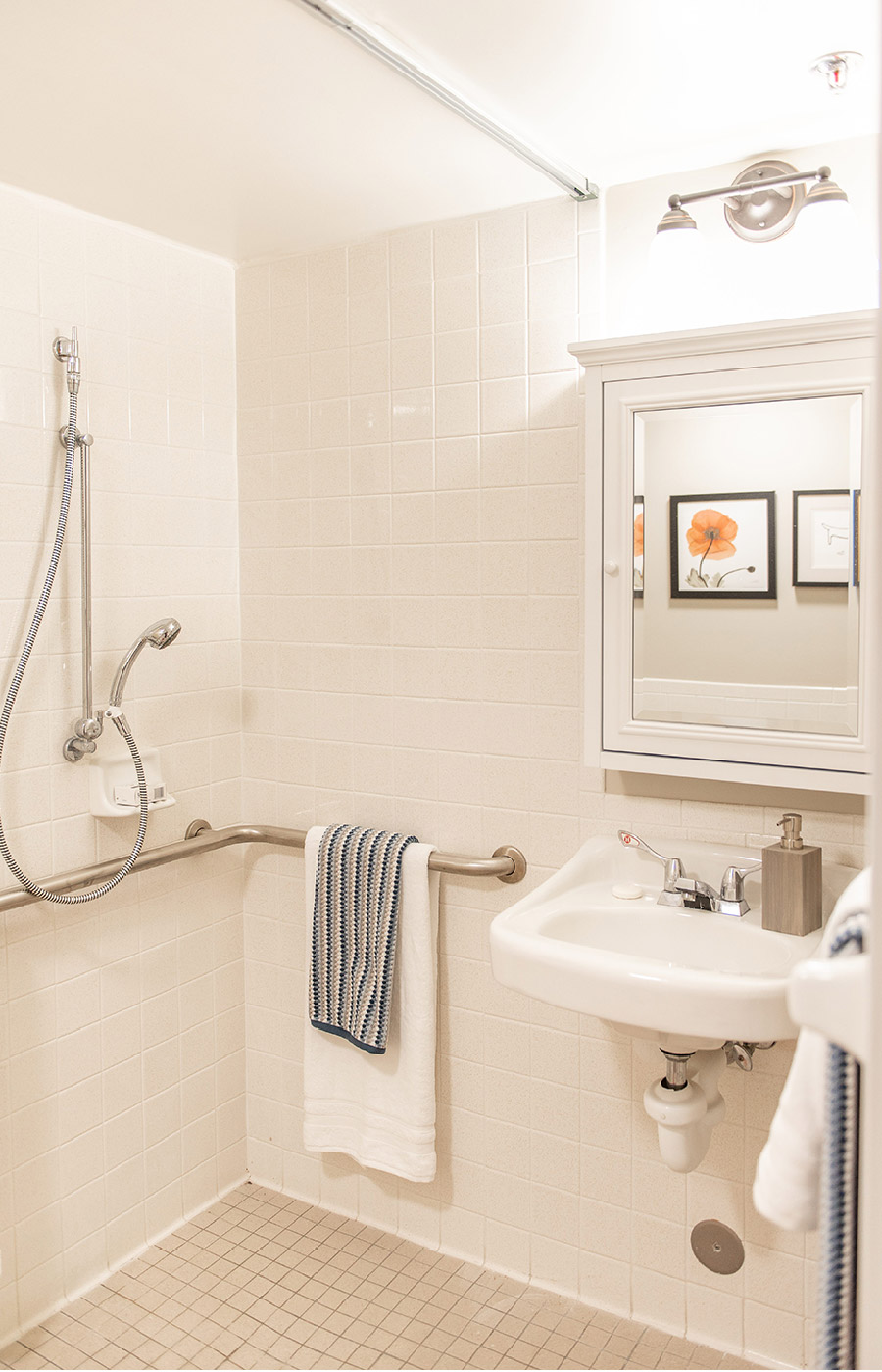 A bathroom in an apartment at The Legacy at Grand 'Vie.