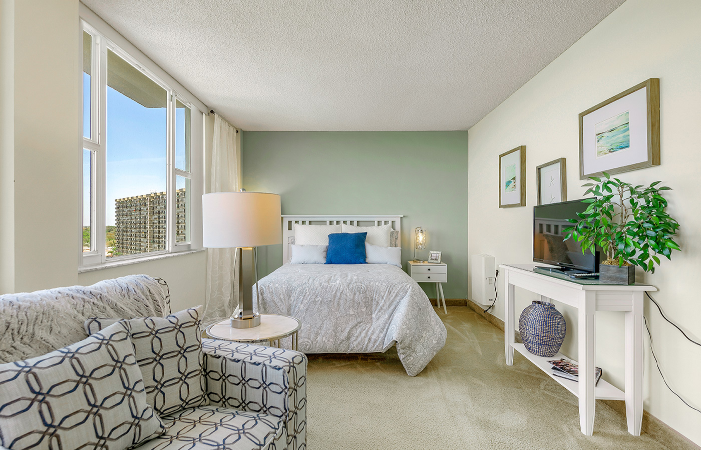 Fully furnished studio bedroom.