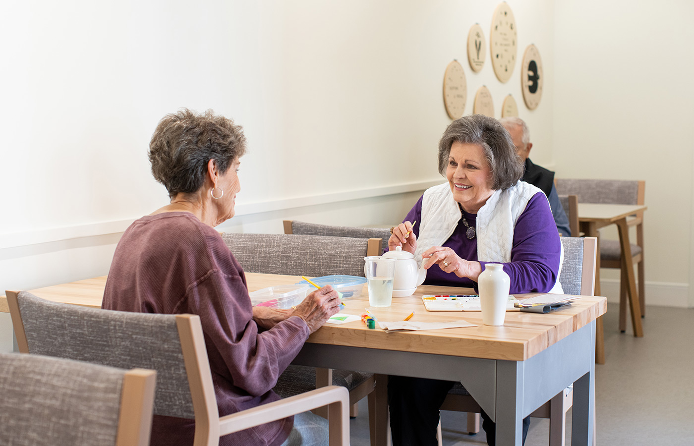 Residents enjoying lunch. Residents enjoying lunch.