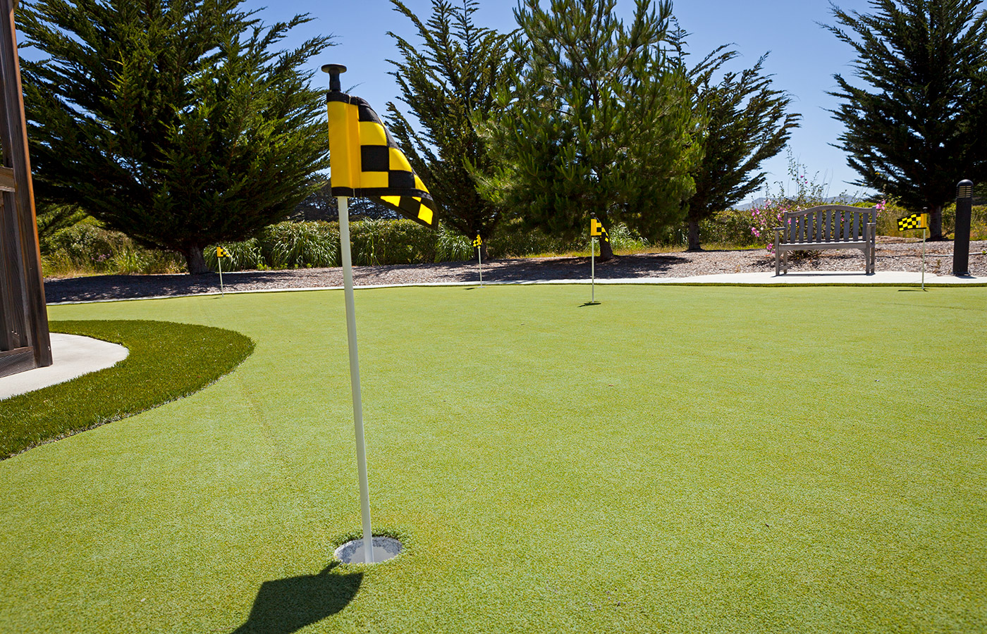 A putting green.
