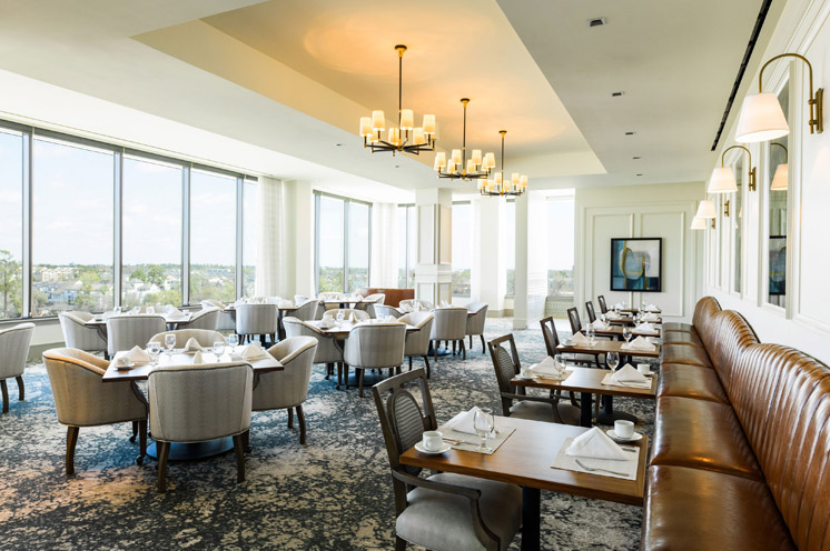 A dining area in The Watermark at Houston Heights.