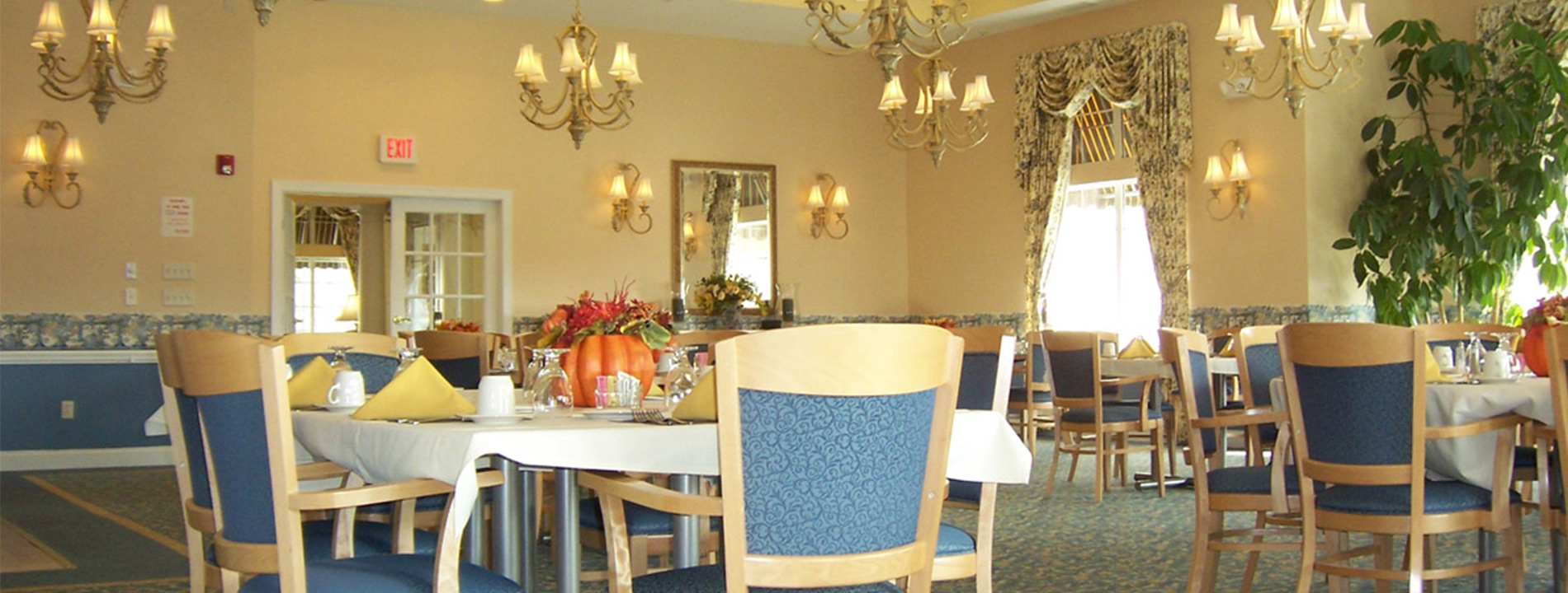 A dining area at The Legacy at Erie Station.