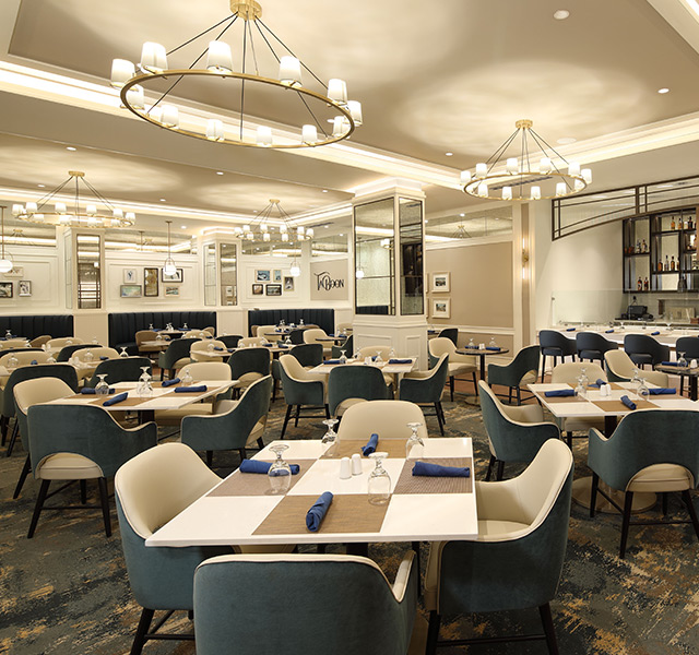The restaurant at The Watermark at West Palm Beach.